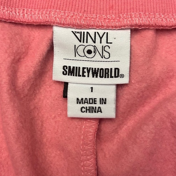 Torrid Vinyl Icons Pink Smiley Cozy Fleece Drawstring Shorts Size 1X (14/16) - Picture 8 of 11